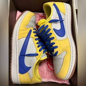 WORN ONCE. Nike Travis Scott Canaries.